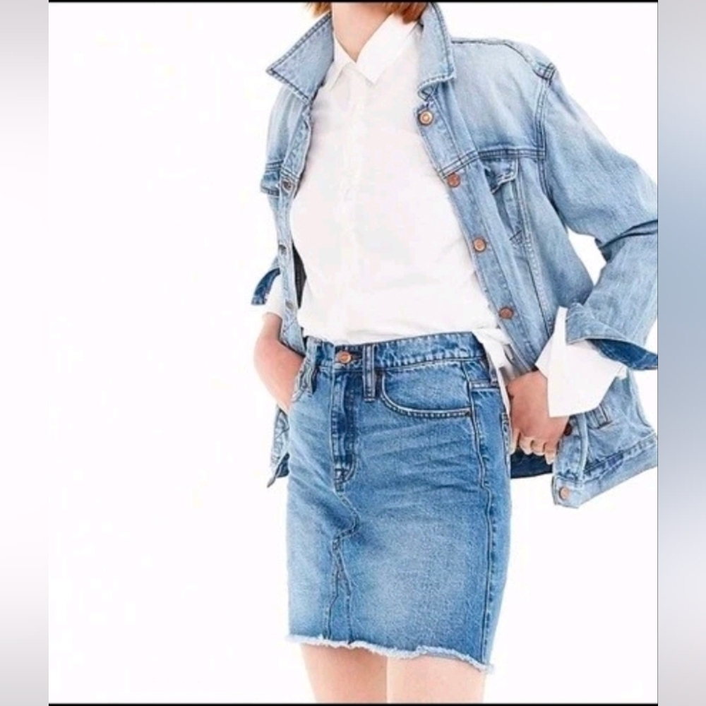 ✨ J.CREW Jeans Mini Denim Skirt – Size 31 Medium Wash | Style H6146 ✨